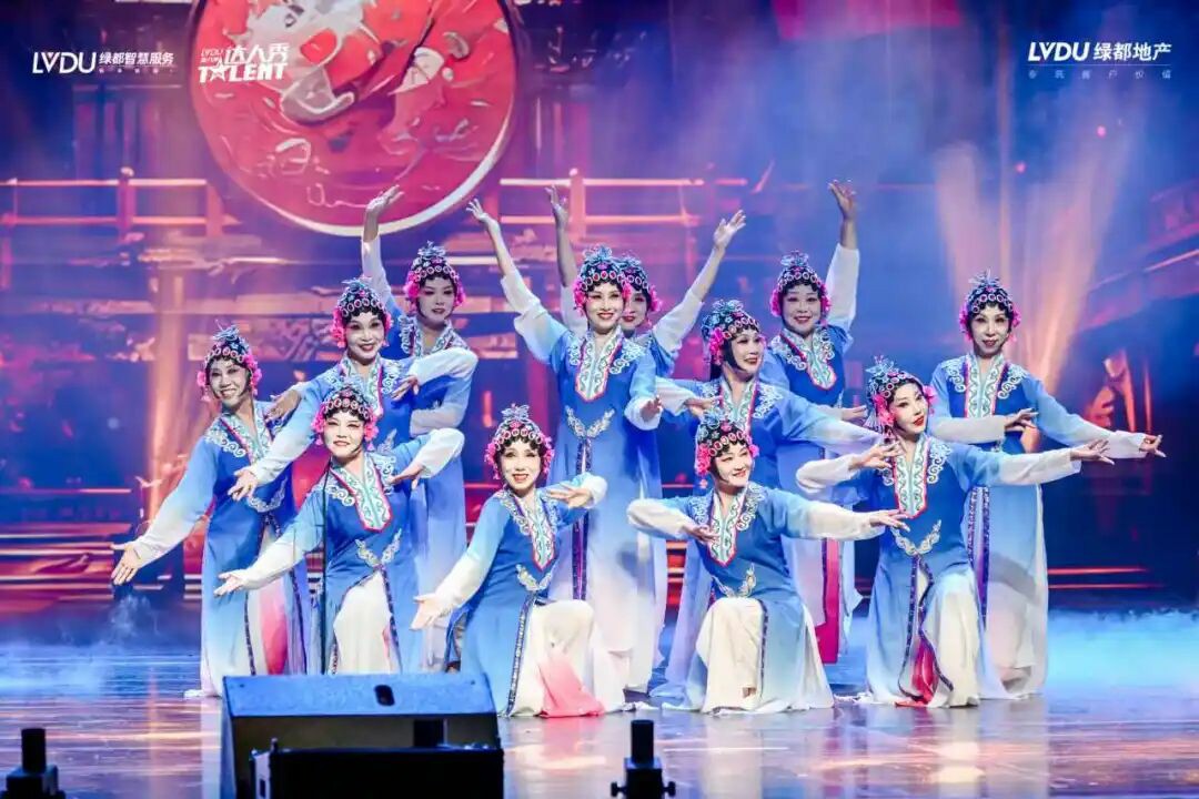 第八季绿都业主达人秀圆满落幕:以文化为笔,绘就服务进阶新图景 第八季绿都业主达人秀圆满落幕:以文化为笔,绘就服务进阶新图景